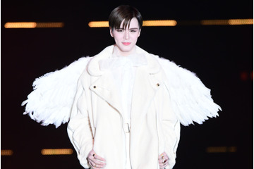 【GirlsAward 2019】Mattの登場に会場どよめき!真っ白な羽つけランウェイ 画像