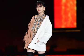 【GirlsAward 2019】日向坂46・小坂菜緒、絶対領域が眩しい秋コーデ 画像