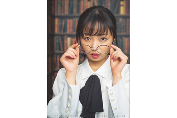 ランジェリーカットも！今泉佑唯、カレンダー発売記念イベント開催決定 画像