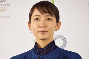 吉岡里帆、“どんぎつね”姿で星野源との2ショット！ファン悶絶「可愛すぎてキュンキュン」 画像