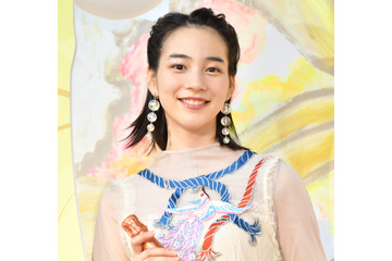 のん、自作の巨大アート作品をお披露目「刺激的でした」 画像