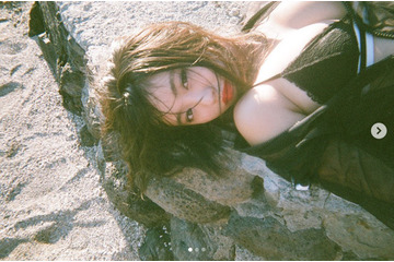 大原優乃、まもなく発売のカレンダーオフショット公開! 画像