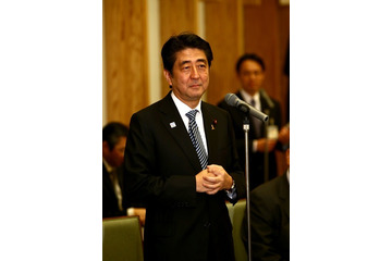 安倍首相、朝日新聞に痛烈な反撃「御社は布マスクを3300円で売っていた」 画像