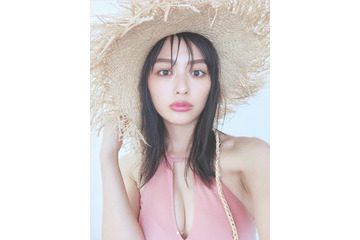 内田理央の胸元チラリな水着姿にファン歓喜!オフショット動画が公開に! 画像