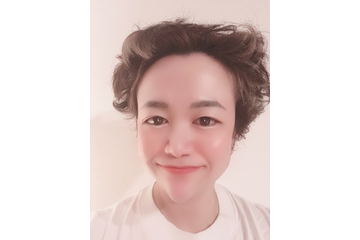 近藤春菜、新しい髪型を公開!?ファンから反応様々「誰?」「めちゃ笑った」 画像