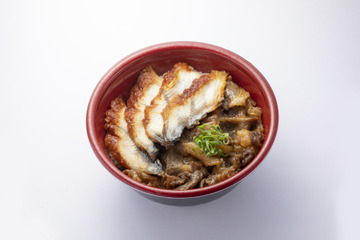 はま寿司、“持ち帰りワンコイン丼ぶり”新商品「うなカルビ丼」発売 画像