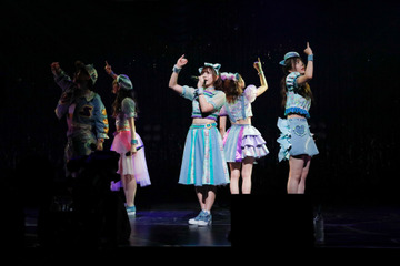 わーすた、デニム生地の衣装で新曲初披露 画像