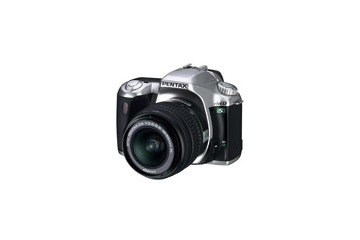ペンタックス、低価格デジタル一眼レフ「*ist DS」にシルバーモデル追加 画像
