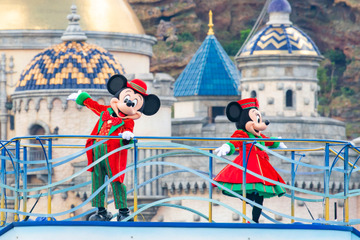 東京ディズニーランド&シー、クリスマスパレードがスタート 画像