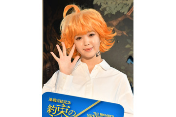 藤田ニコル、「交際は順調ですか?」の声に会釈のみ 画像