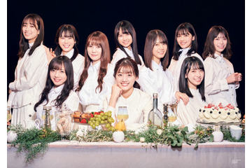 “アザトカワイイ”全開!日向坂46がパーティー感たっぷりのグラビア披露! 画像