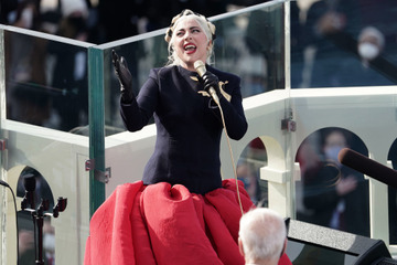 レディー・ガガ、バイデン次期大統領の就任式で国歌独唱！ジェニファー・ロペスもパフォーマンス 画像