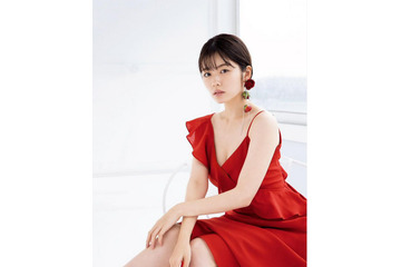 小芝風花、『FRIDAY』表紙&グラビアに!美脚&美背中あらわなカットも 画像