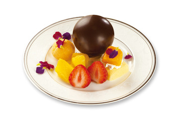 くら寿司、バレンタインスイーツ「いちごとWショコラパフェ」「びっくらチョコドーム」限定販売 画像