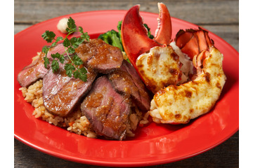 ロブスター・ローストビーフ・ガーリックライスが同時に味わえるプレートメニューが「レッドロブスター」に登場 画像