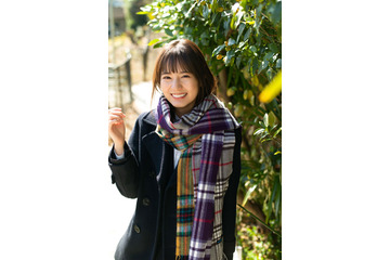 日向坂46・小坂菜緒＆櫻坂46・山崎天、高校・中学卒業前に制服グラビアを披露！ 画像