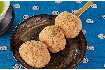 “串に通す大きさ”の常識超えてる？！ローソンストア100、どデカい「きな粉お萩」発売 画像