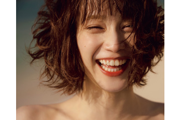 中村ゆりか1st写真集から本人おススメカット公開!満面の笑顔から清楚系クールカットまで 画像