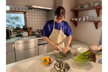 北川景子のエプロン姿にファンメロメロ！「可愛い～」「キッチンが似合う」 画像