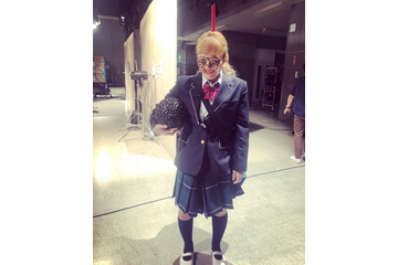 制服姿で顔にタピオカ、金箔パック……丸山桂里奈、インパクト抜群の思い出ショット公開! 画像