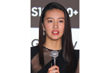 Koki,、バスローブ姿を盗み撮りされ…… 画像