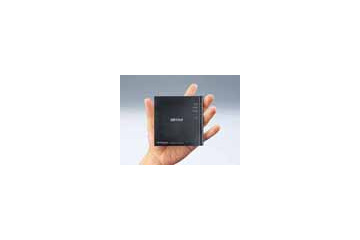 バッファロー、接続した4製品を無線化できる小型・薄型の無線LAM子機 画像