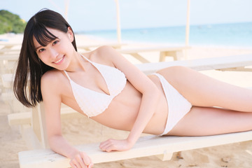 宮花もものフレッシュな水着、そして下着シーンも！初DVDが本日発売 画像