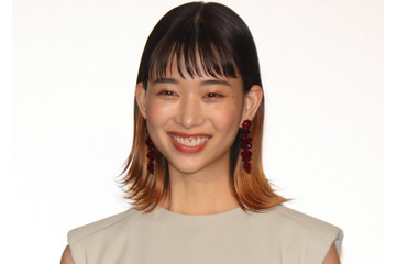 森川葵、超絶難度のサイコロ技を成功させネット驚愕!「才能のバケモノ」「令和のマチャアキ」 画像