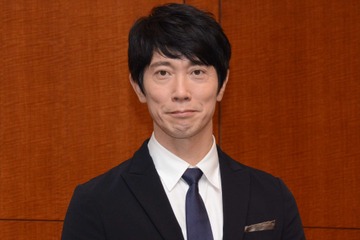 佐々木蔵之介、飛行機が好きすぎて自宅に機内カート 画像