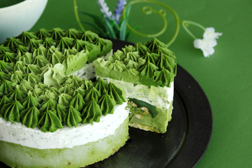 抹茶総使用量30グラムの贅沢！数量限定「濃厚宇治抹茶アイスケーキ」 画像