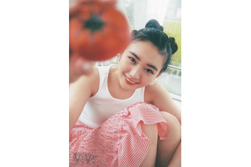 櫻坂46・山崎天、ViVi専属モデルデビュー！ポップな衣装で誌面に登場 画像