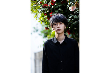 成田凌、“謎の美女”黒木華に翻弄される小説家に!燃え殻原作の朗読劇『湯布院奇行』 画像