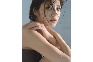 若月佑美、濡れ髪セクシーな水着姿公開!最新写真集先行カット 画像