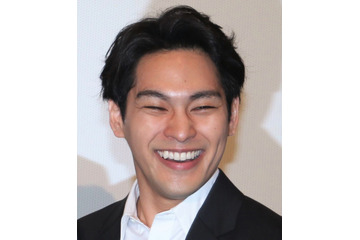 柳楽優弥、三浦春馬さんの思い出語る「人柄も俳優としても尊敬できる人」 画像