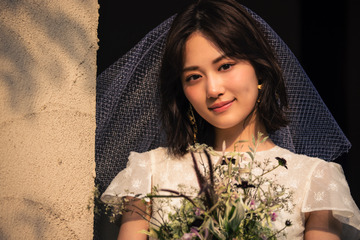 乃木坂46・山下美月、初のウェディングドレス姿!理想の相手は「引っ張ってくれる人」 画像