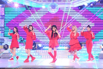 フジ女性アナ「ものまねNiziU」が「ものまねBTS」とダンス対決！ 画像