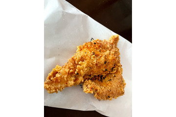 思わずビールが飲みたくなる!KFCから「にんにく醤油チキン(骨なし)」 画像