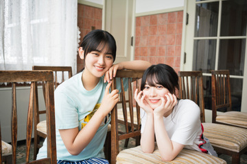 櫻坂46・森田ひかる&山﨑天、爽やかで初々しいペアグラビア 画像