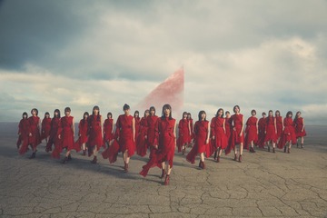 櫻坂46、3rdシングル表題曲「流れ弾」MV公開!二期生・田村保乃がセンター 画像