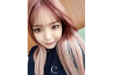 藤田ニコル、約5年ぶりにピンク髪にイメチェン!「ギャルっぽくてかわいい」と好評 画像