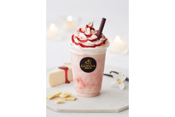 ゴディバ、“ショコリキサー”新作は銀箔入りで華やか!バニラ香るストロベリーチーズケーキをイメージ 画像