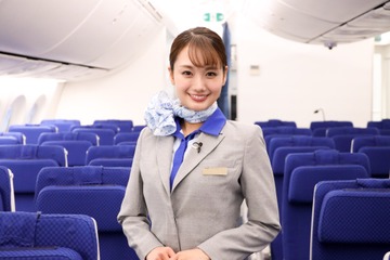 フジ井上清華アナ、憧れのCAに!?羽田の訓練施設で研修に挑戦! 画像