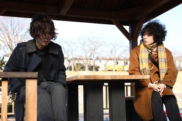 整、爆破予告の捜査に協力！記憶失った見知らぬ男の正体は......『ミステリと言う勿れ』第4話 画像