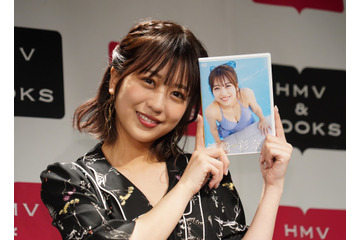 AKB48・篠崎彩奈、大胆ランジェリー姿を披露も柏木由紀の“色気”には「負けてしまうかも……」 画像