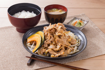 とんでん、“北海道うまいもんめぐり”開催！「豚ジンギスカン」「スープカレー」など登場 画像