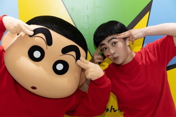 井上咲楽、しんちゃんになりきるために太眉復活!コスプレで東京タワーイベントに登場! 画像