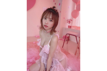 えなこ、セクシーなスケスケベビードール姿を披露「見とれちゃう」「かわいい」 画像