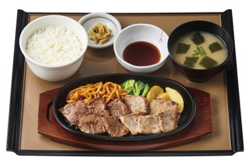 やよい軒、ボリューム満点欲張りメニュー「ビーフ&ポークカットステーキ定食」新発売 画像
