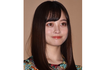 橋本環奈、コロナ療養経て仕事復帰!ジブリ・鈴木敏夫からの愛情あふれる色紙公開 画像