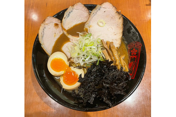 【実食】東京駅で金沢の名店『金澤濃厚中華そば神仙』が奇跡の出店!21日から提供開始 画像